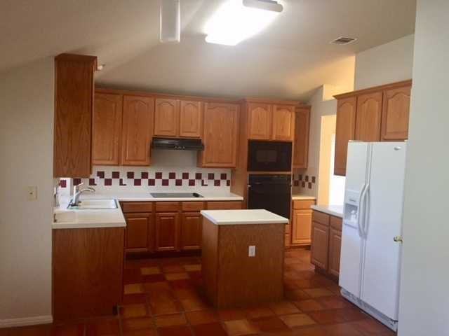 6101 Roxbury Ln - Photo 3 of 17