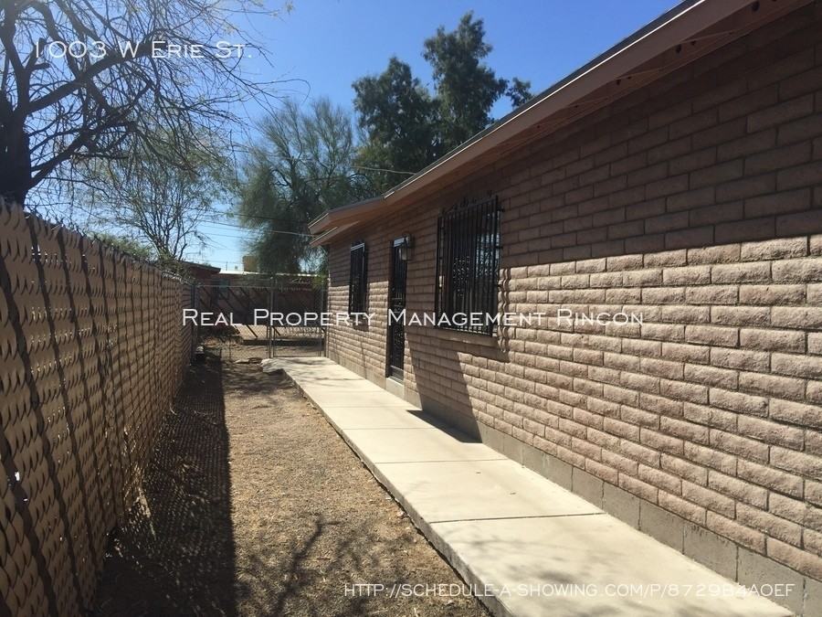 1003 W Erie St - Photo 2 of 12