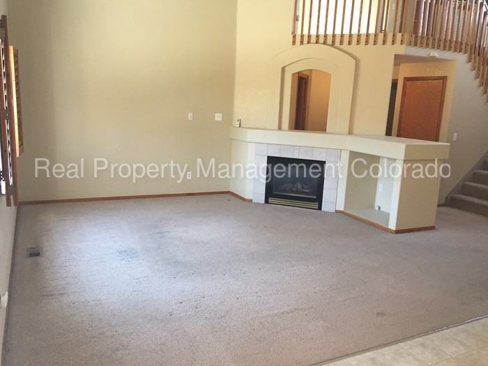 11332 Oswego St - Photo 3 of 23