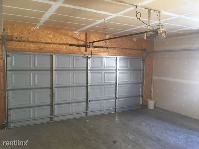 1543 S Washington St - Photo 3 of 12