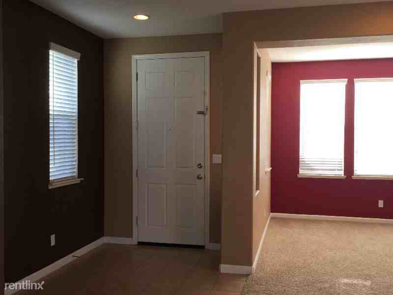 9330 Vintner Cir - Photo 3 of 18