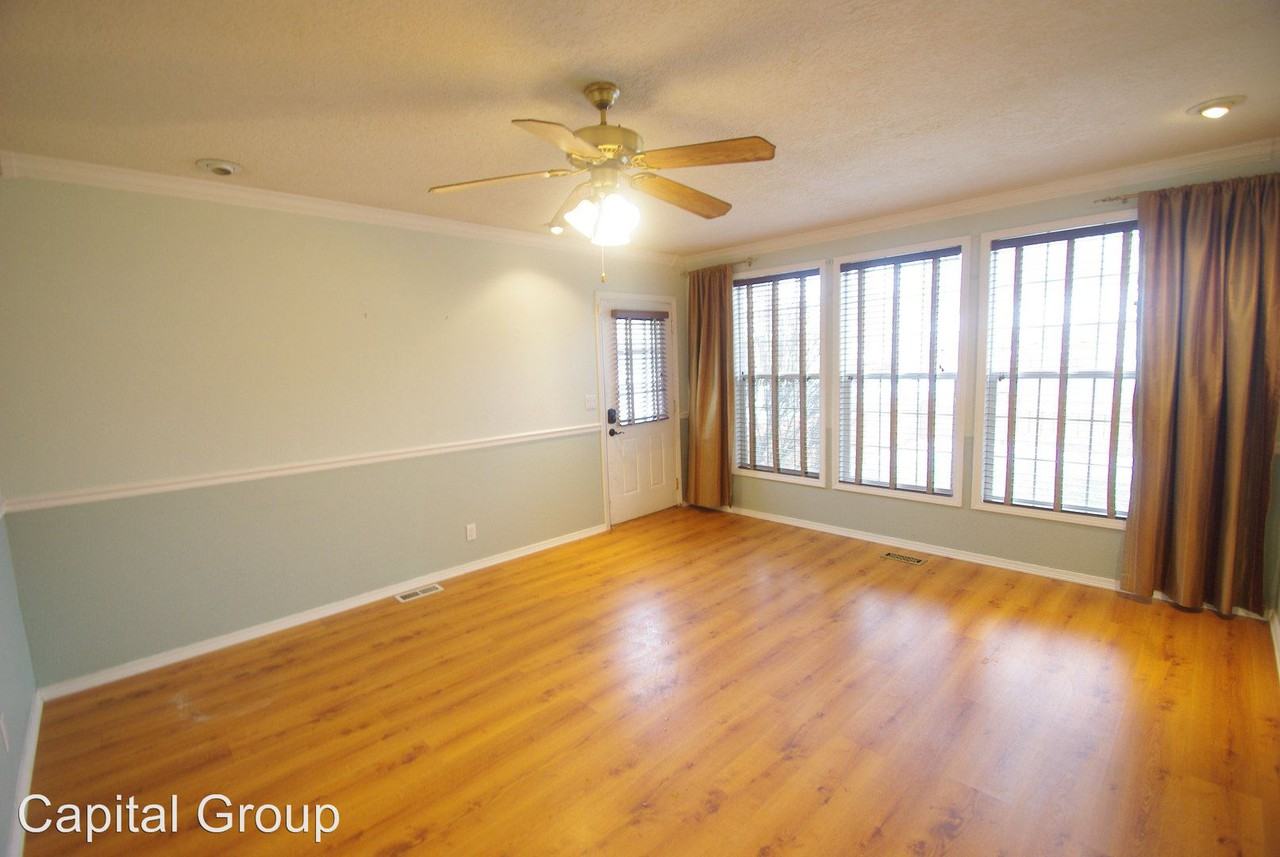 4922 Wylie Ln - Photo 3 of 12