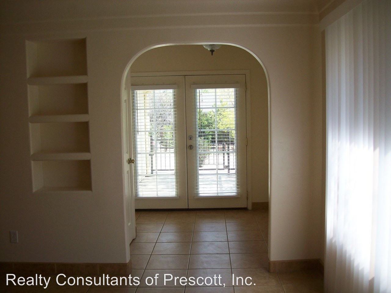 1710 Pearl Ln - Photo 2 of 6