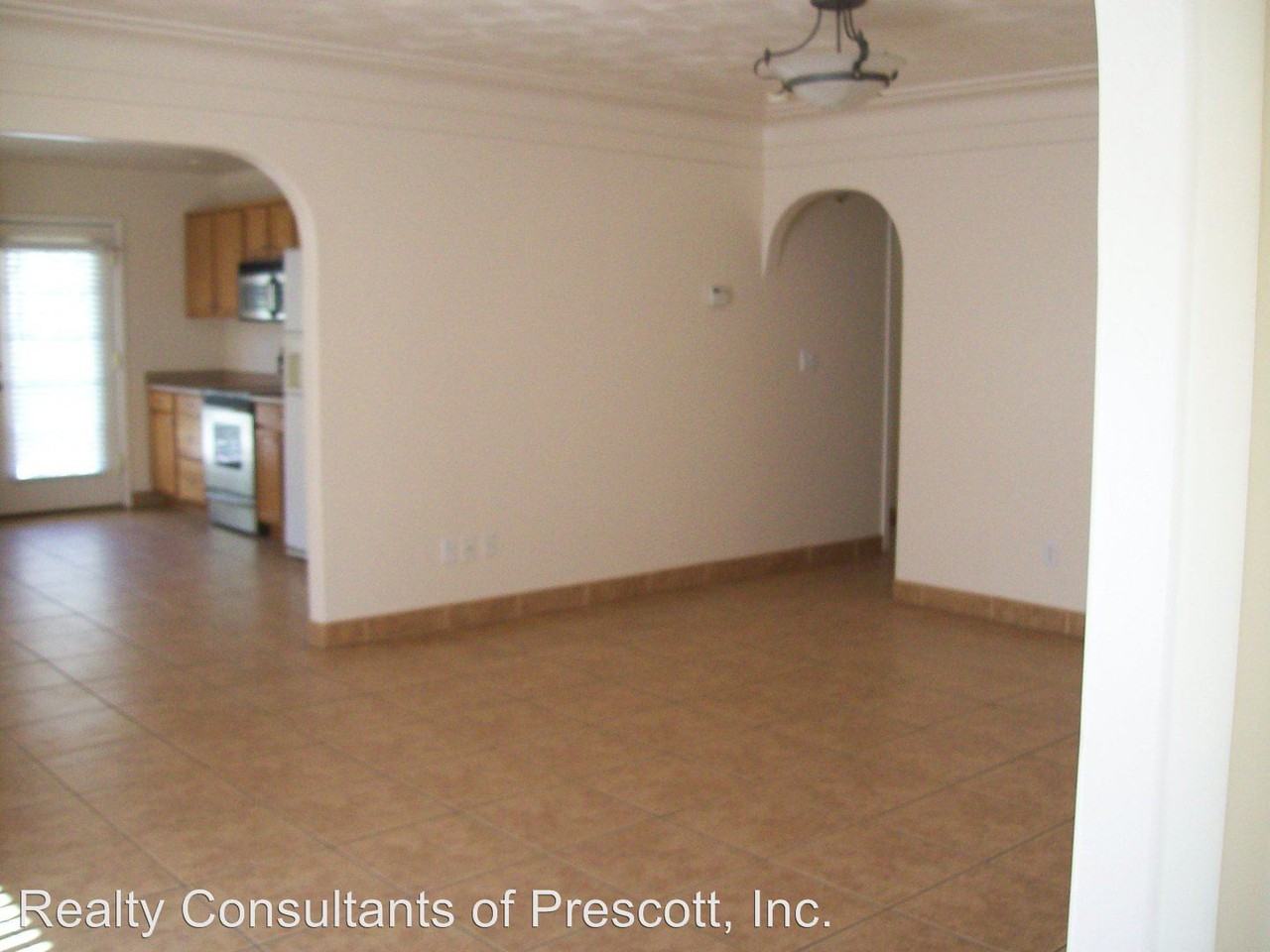 1710 Pearl Ln - Photo 3 of 6