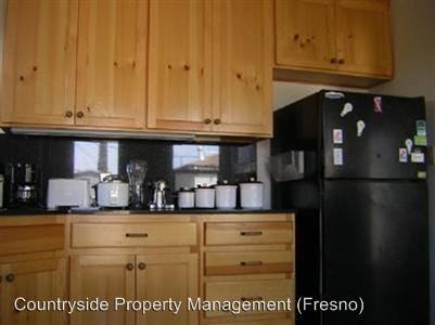 215 S G St - Photo 3 of 6