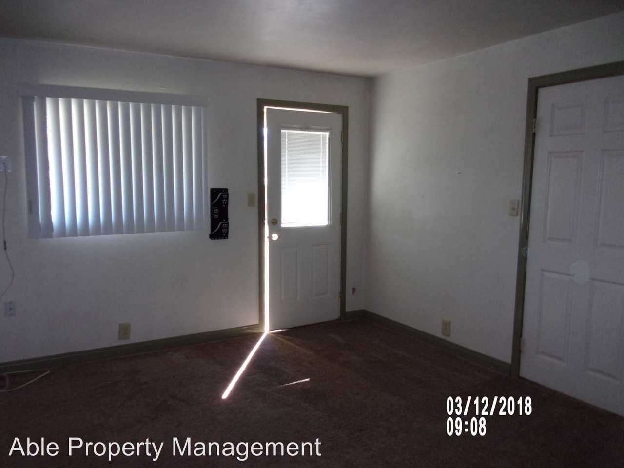 2217 Young Ave - Photo 2 of 9