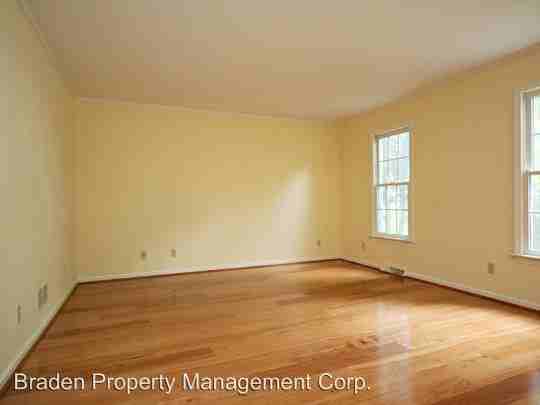 512 Eastbrook Dr - Photo 2 of 16