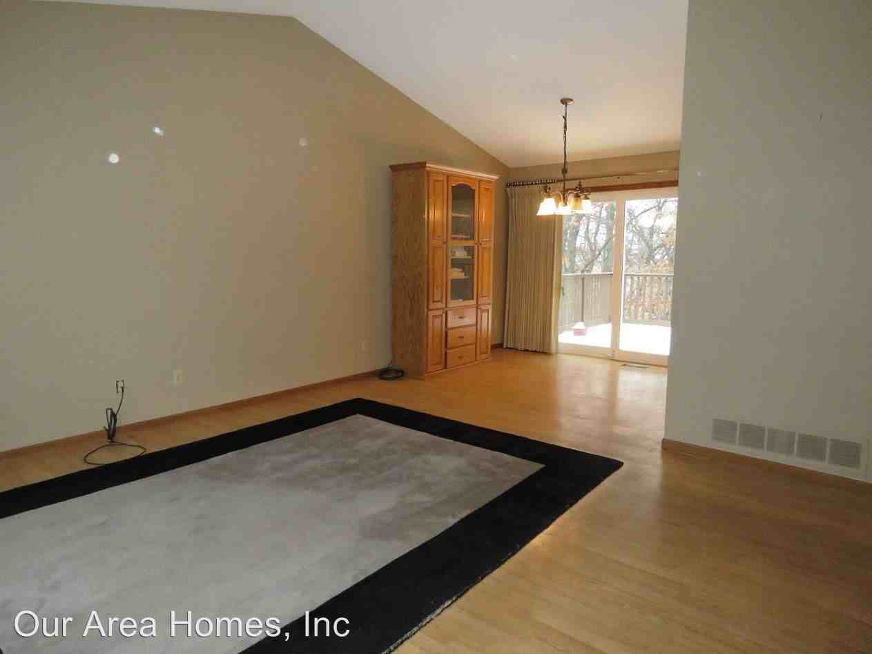 19025 Baldwin St NW - Photo 2 of 8