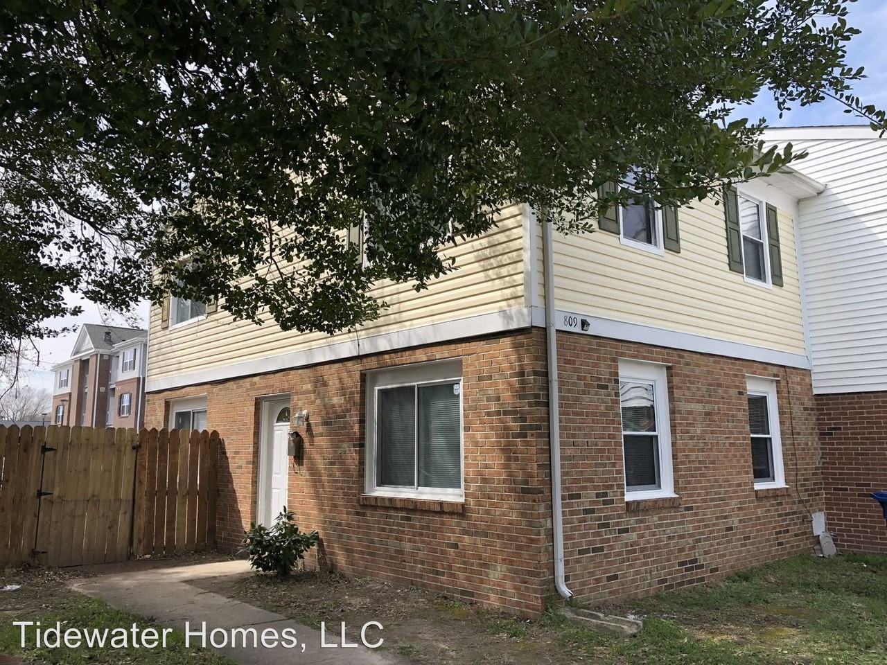 809 Hampstead Ct - Photo 2 of 12