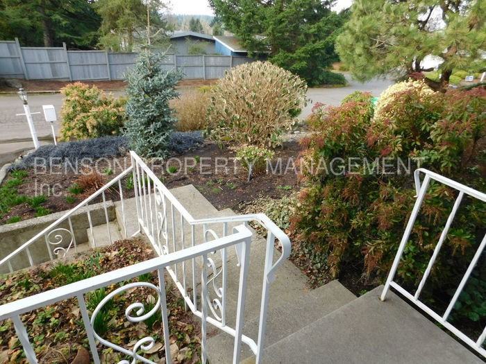 9345 SE Suncrest Dr - Photo 3 of 36