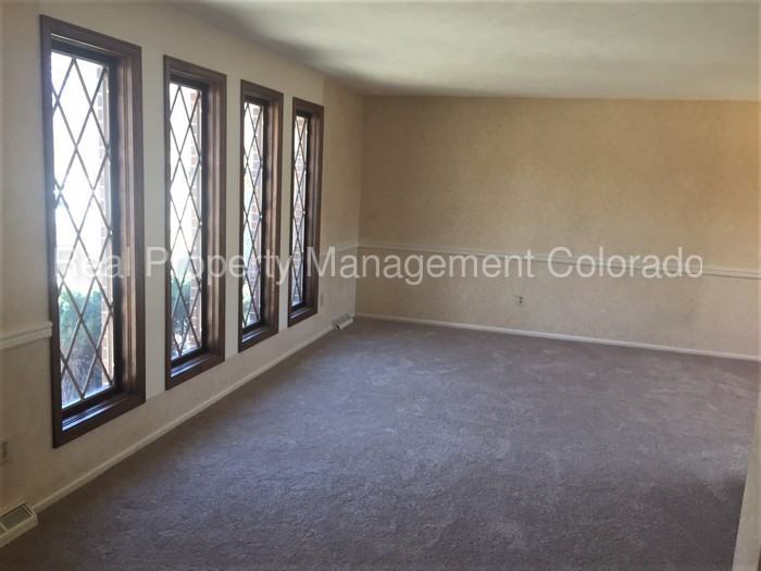 1619 S Kingston St - Photo 3 of 21