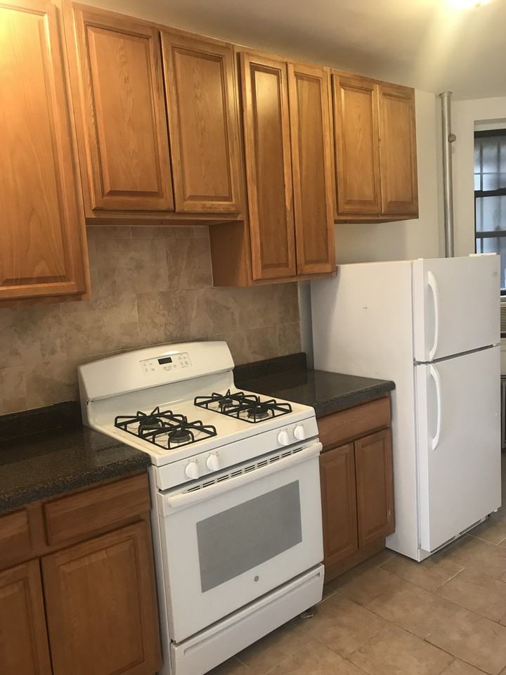 Malcolm X Blvd & Lafayette Ave #1