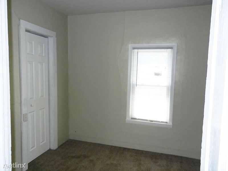 940 McReynolds Ave NW - Photo 3 of 10