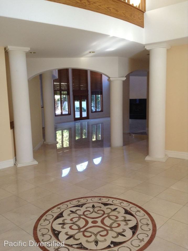 11 Hazeltine Ln - Photo 2 of 4