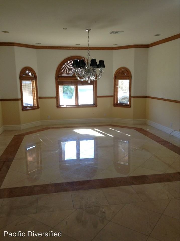 11 Hazeltine Ln - Photo 3 of 4