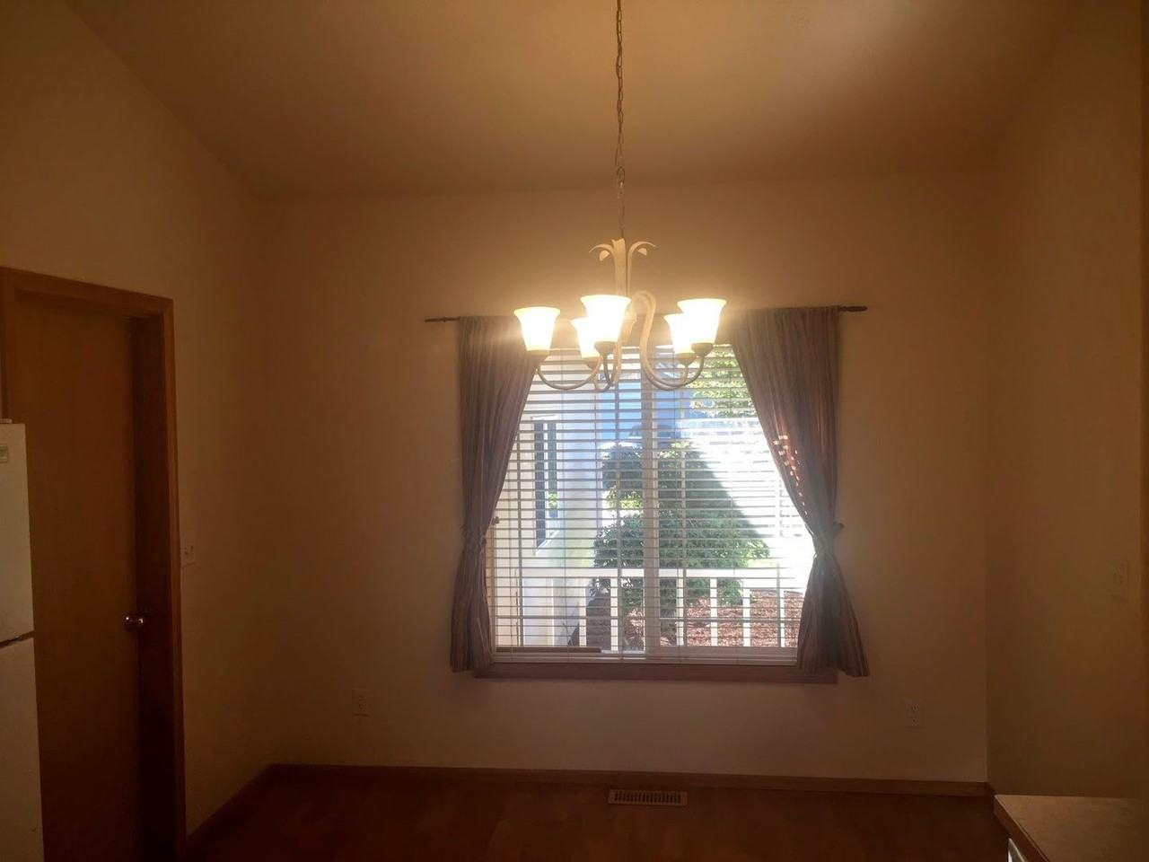 562 Creswood Loop - Photo 2 of 22