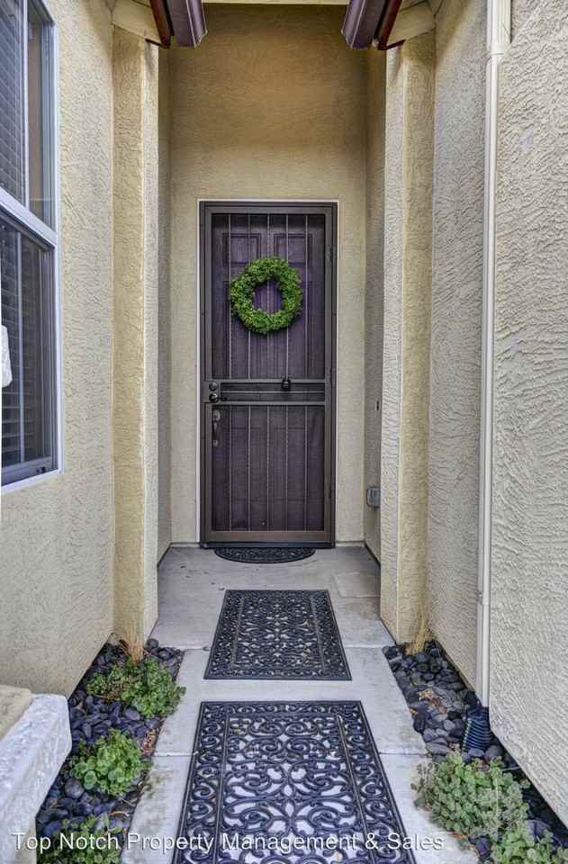 7894 N Music Mountain Ln - Photo 2 of 37
