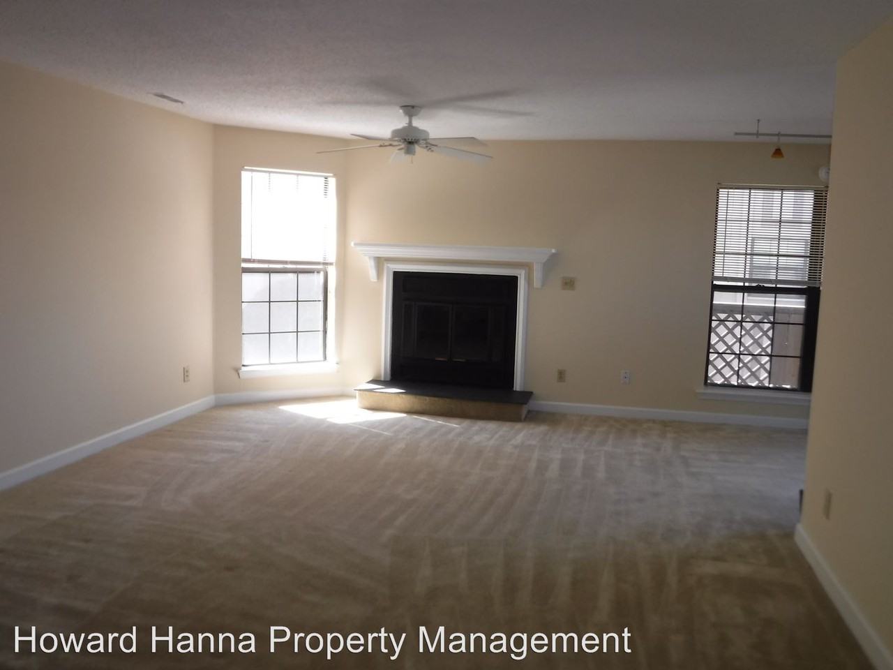 403 Harbour Point #202 - Photo 2 of 15