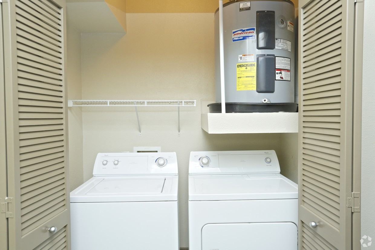 700 Louisiana Street - Photo 2 of 7