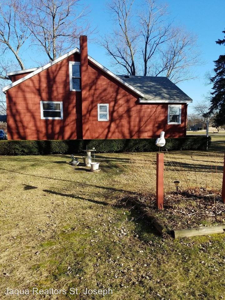 5568 S Roosevelt Rd - Photo 2 of 17