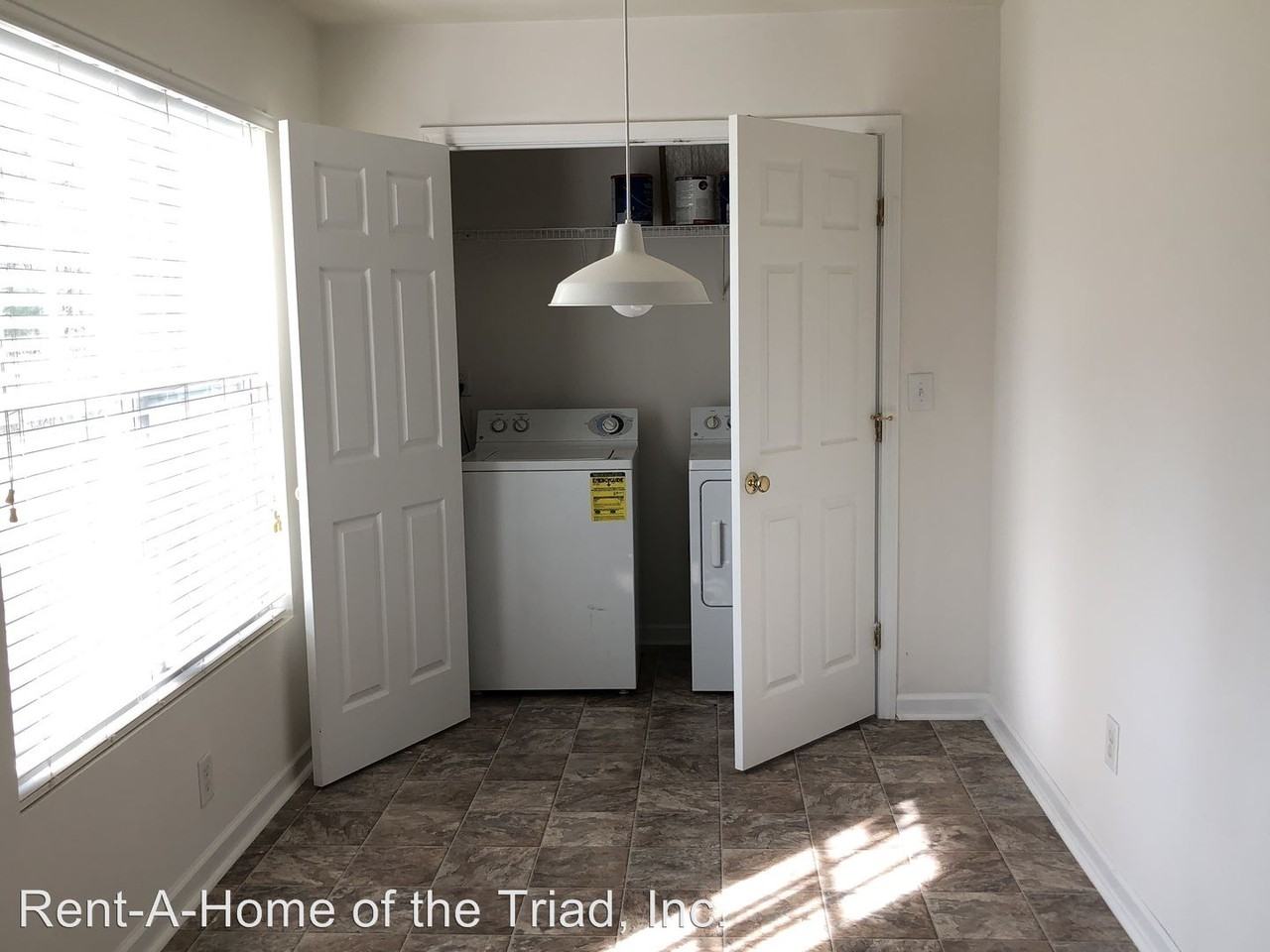 4010 Mountainridge Dr - Photo 2 of 11