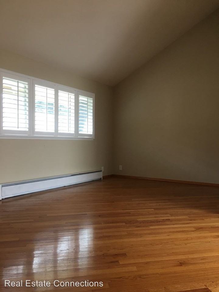 278 Truckee Ln - Photo 2 of 13