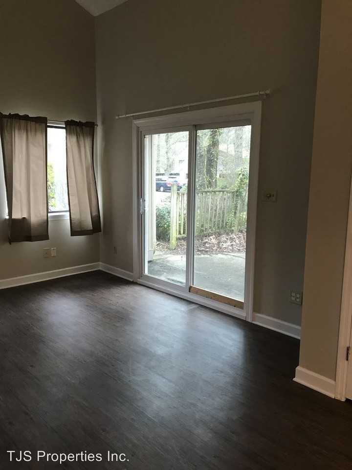 99 Quarterdeck Townhouses - Photo 3 of 10