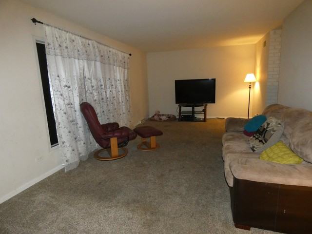 1240 Indian Hill Dr - Photo 3 of 11