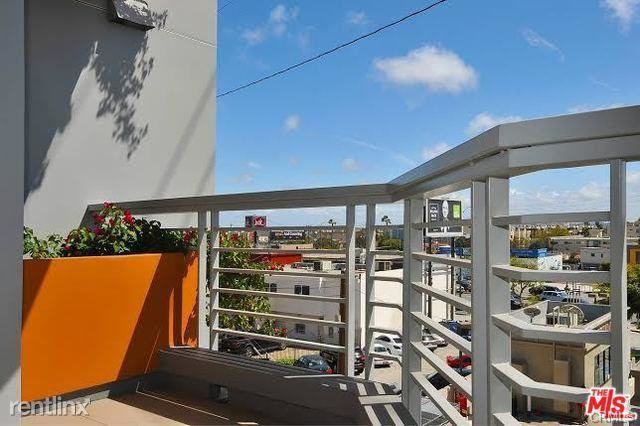 1666 Greenfield Ave #202