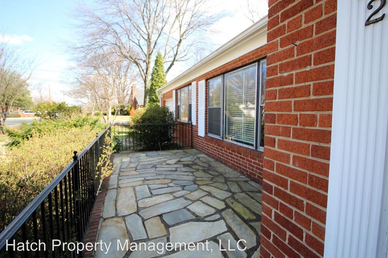 802 Summit Ave - Photo 3 of 28