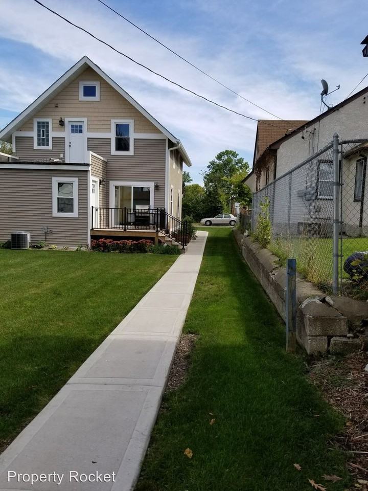 3807 Aldrich Ave N - Photo 2 of 38