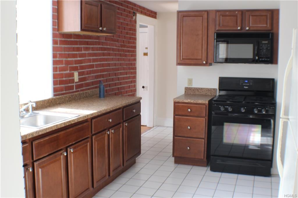 17 Orange Ave - Photo 3 of 29