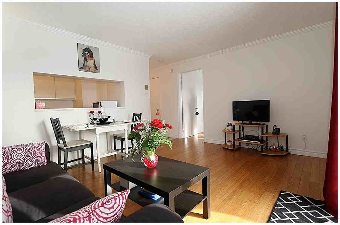 408260 Brittany Drive Apartments 260 Brittany Dr, Ottawa, ON K1K 4M1