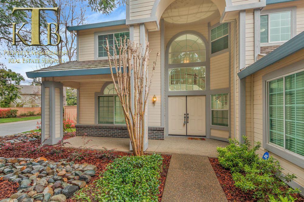 11901 Silver Cliff Way - Photo 3 of 26