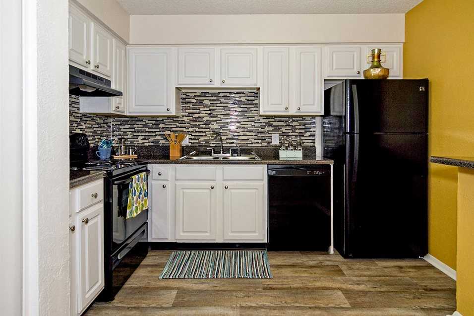 2131 Elm Hill Pike - Photo 2 of 9