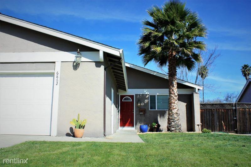 6862 Aintree Dr - Photo 2 of 16