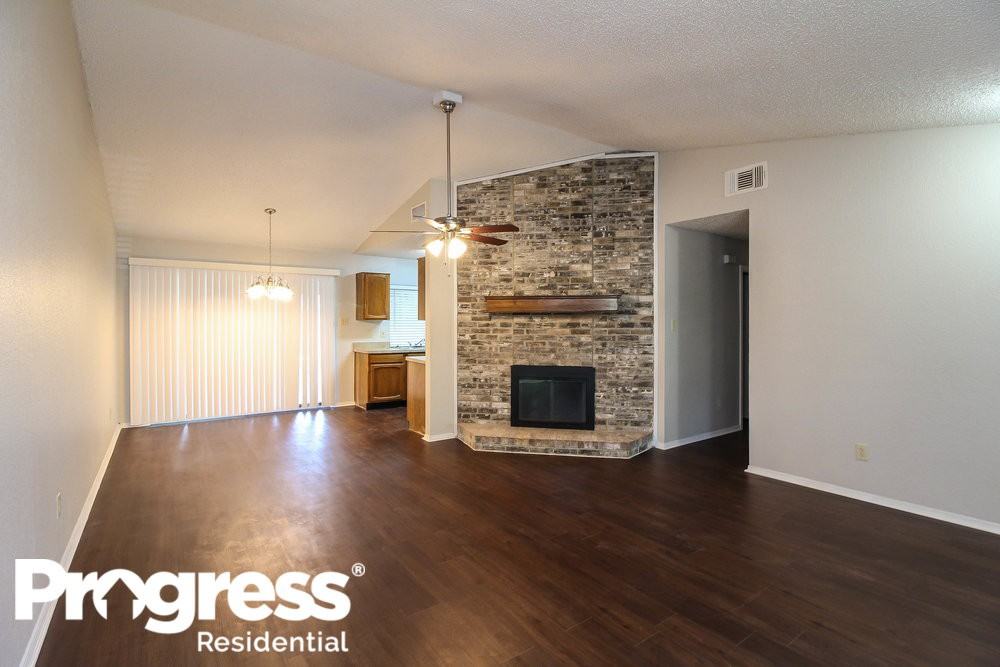 1946 Sage Dr - Photo 3 of 15