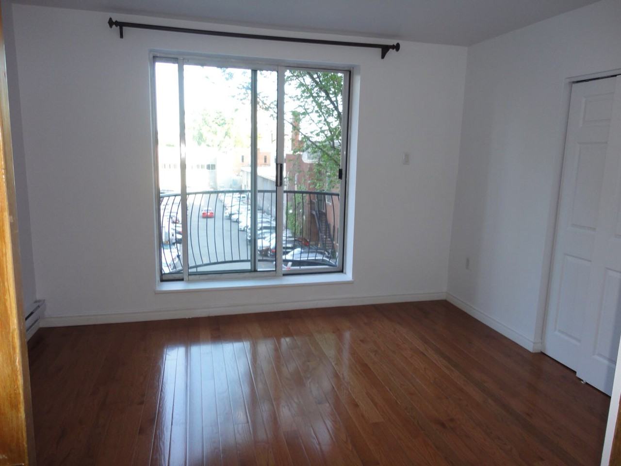 1845 Boulevard de Maisonneuve Ouest - Photo 2 of 5