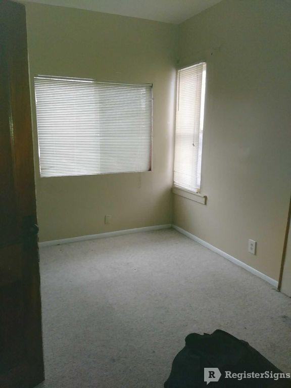 483 Paw Paw Ave - Photo 3 of 4