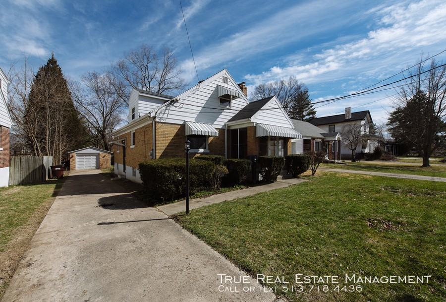 6992 Clovernook Ave - Photo 2 of 21