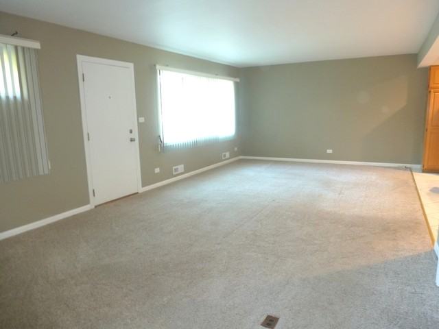 140 S Pleasant Ave - Photo 2 of 9
