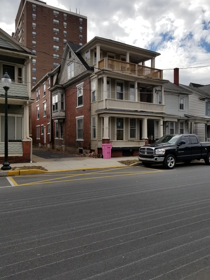 129 Chestnut St - Photo 3 of 30