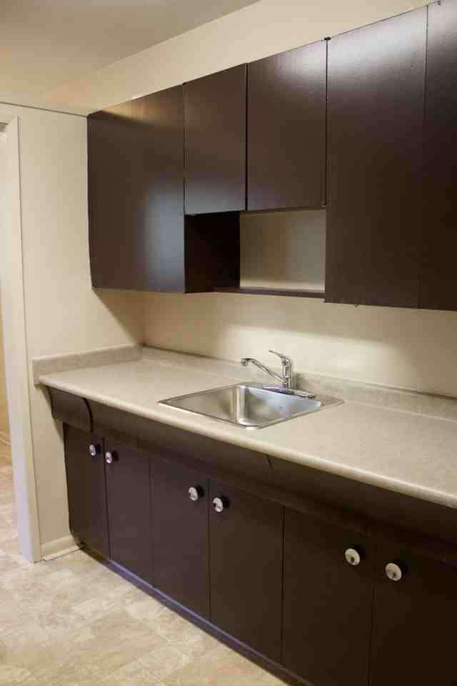 Forks Manor - Photo 2 of 7