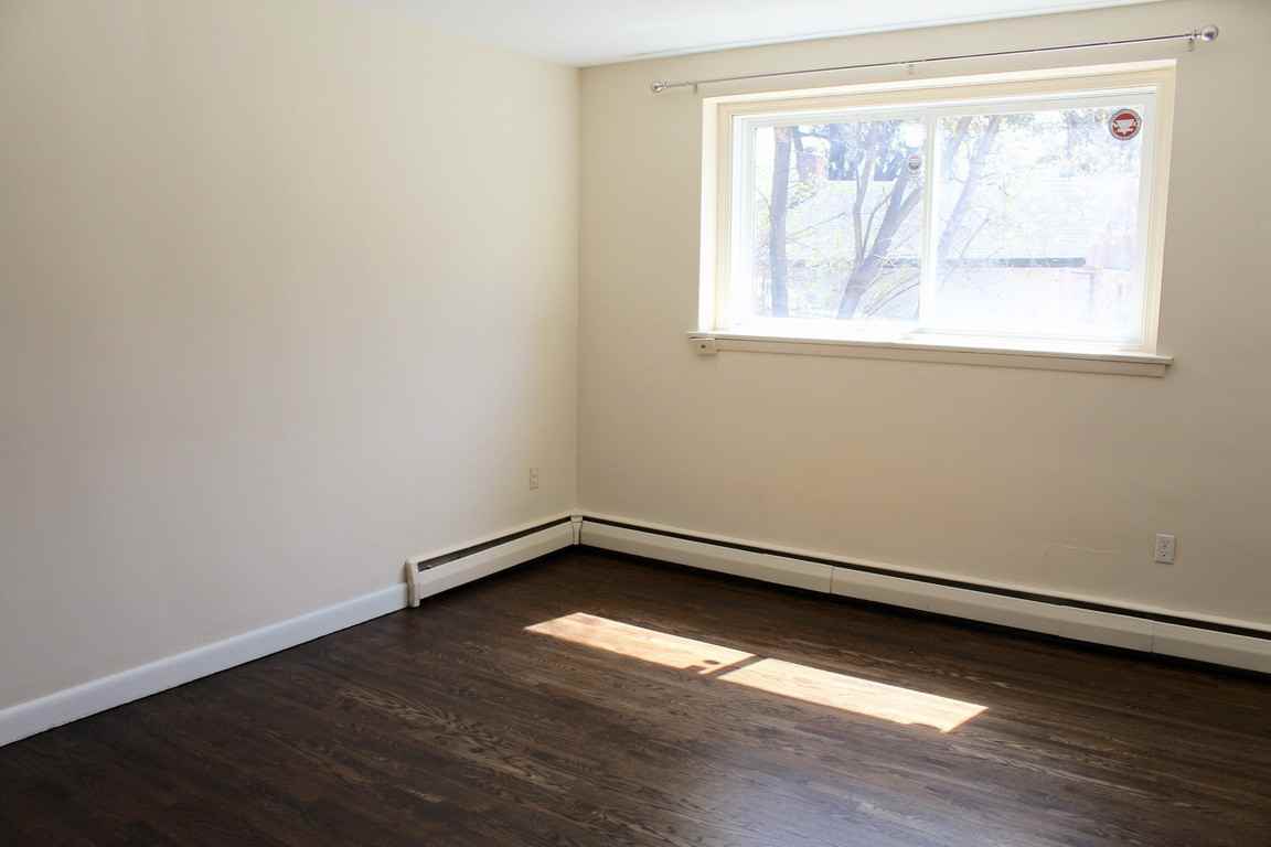 Stanley Grove - Photo 2 of 4