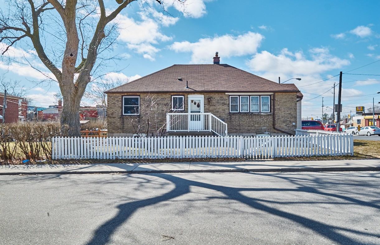 3099 Saint Clair Avenue East Basement, Toronto, ON M1L 1T7 2 Bedroom