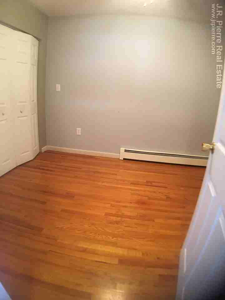 27 Ellerton St #1 - Photo 2 of 9