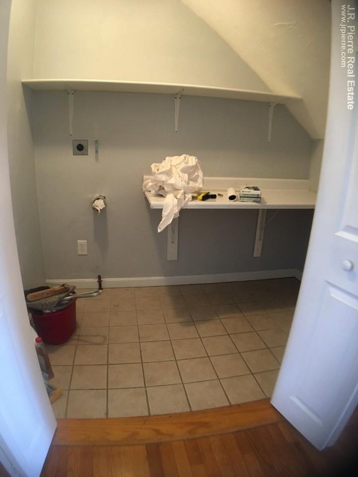 27 Ellerton St #1 - Photo 3 of 9