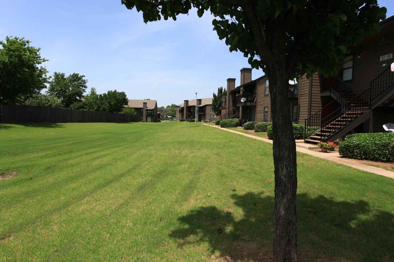 Hickory Grove Apartments 1101 W Houston St, Broken Arrow, OK 74012