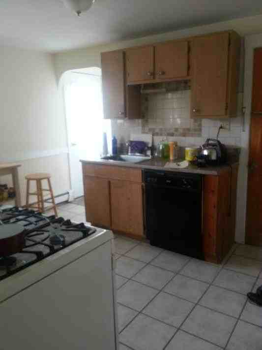 20 Melbourne Ave 2 - Photo 2 of 11