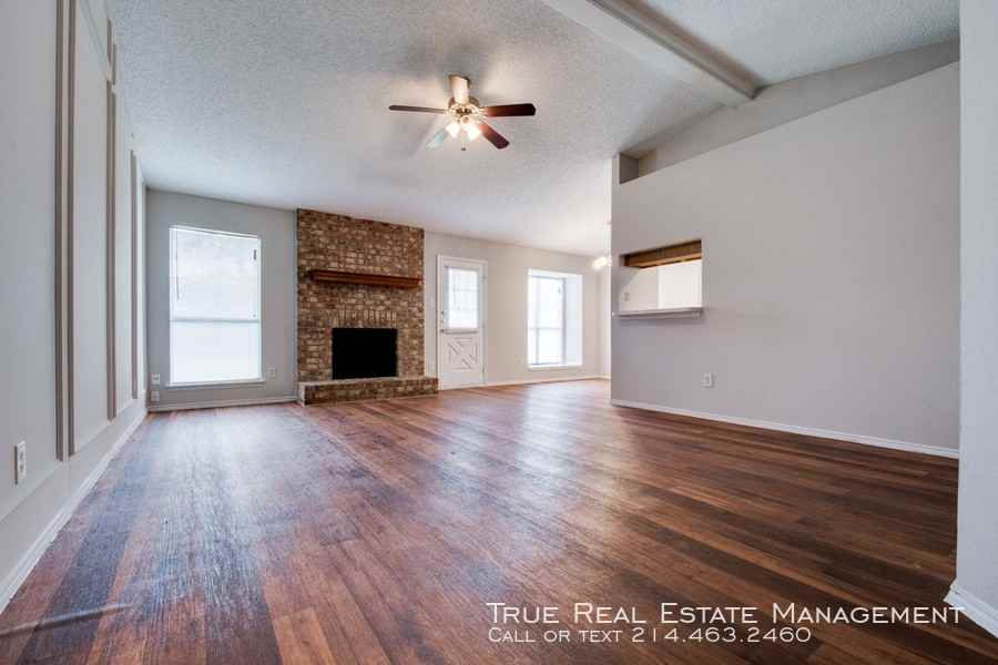 411 Revolution Ln - Photo 3 of 20